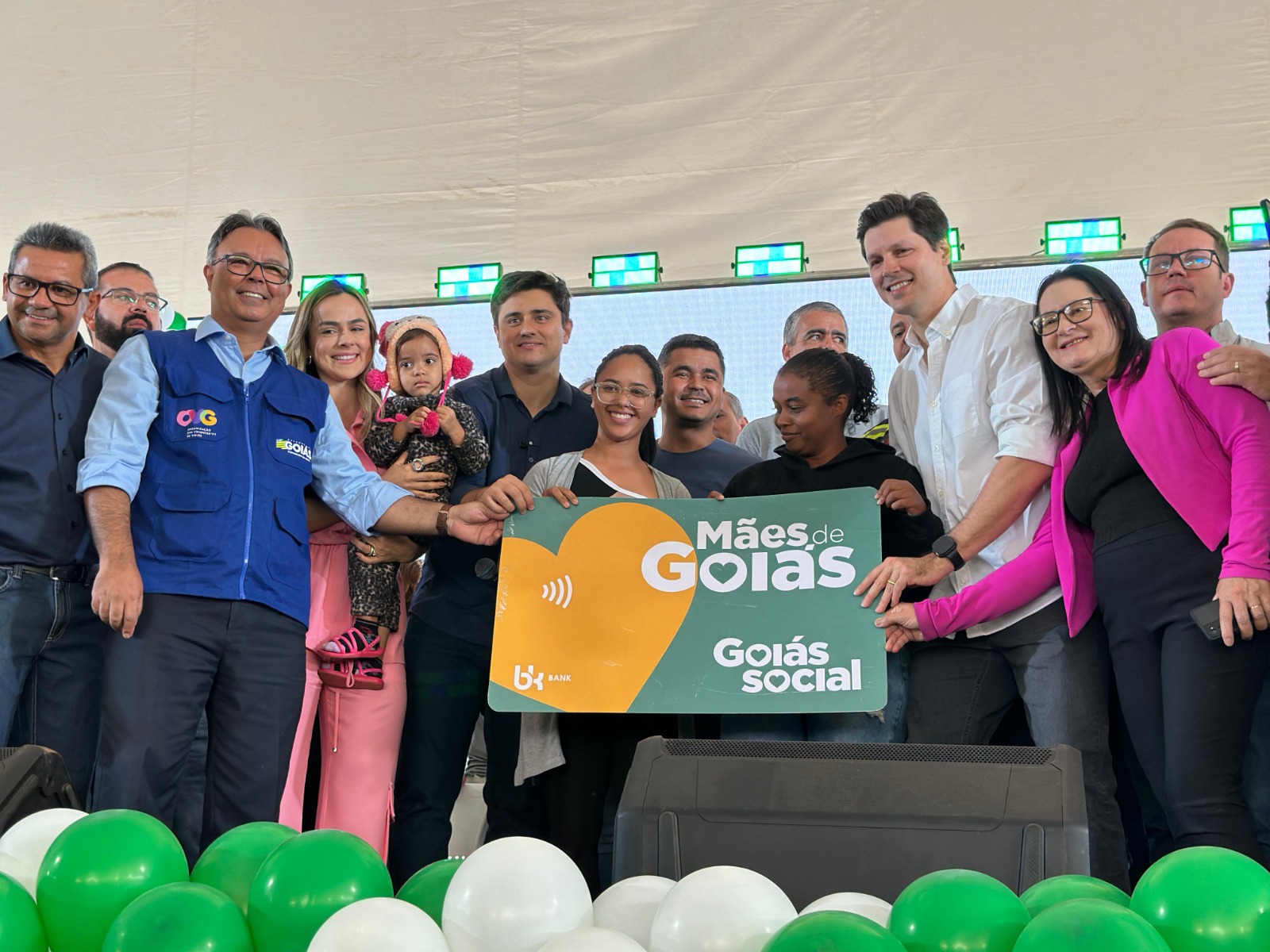 Vice-governador e prefeito Diego Sorgatto fazem a abertura do mutirão Goiás Social em Luziânia